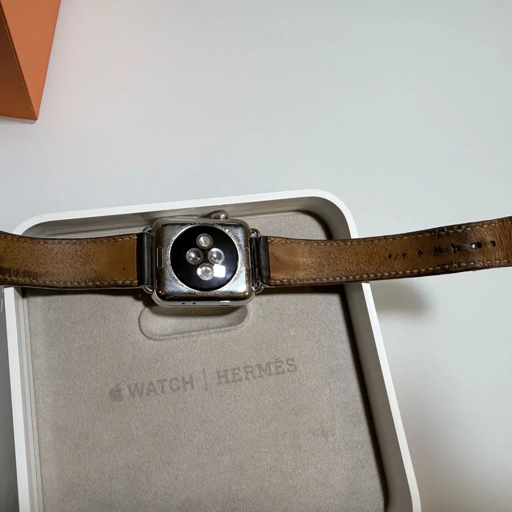 Hermès Apple Watch Series 2 - Picture 10 of 11